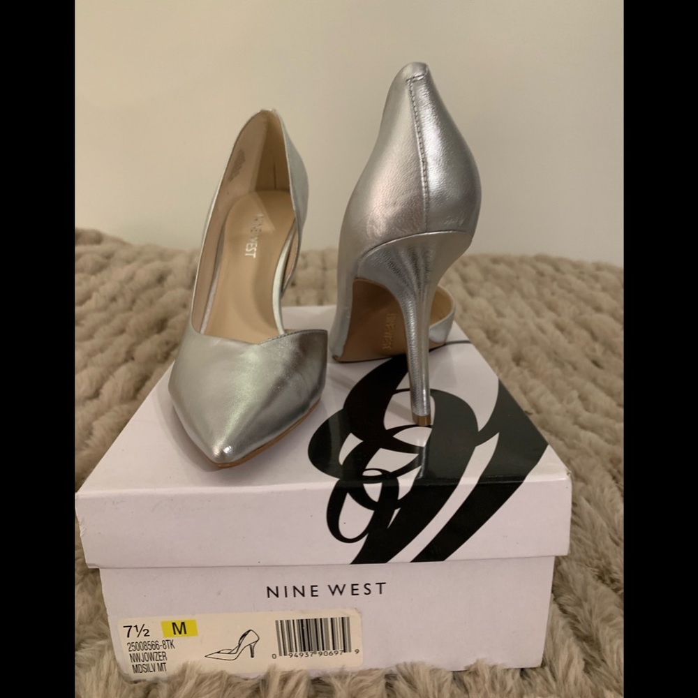 Brand new NINE WEST silver heels size 7.5